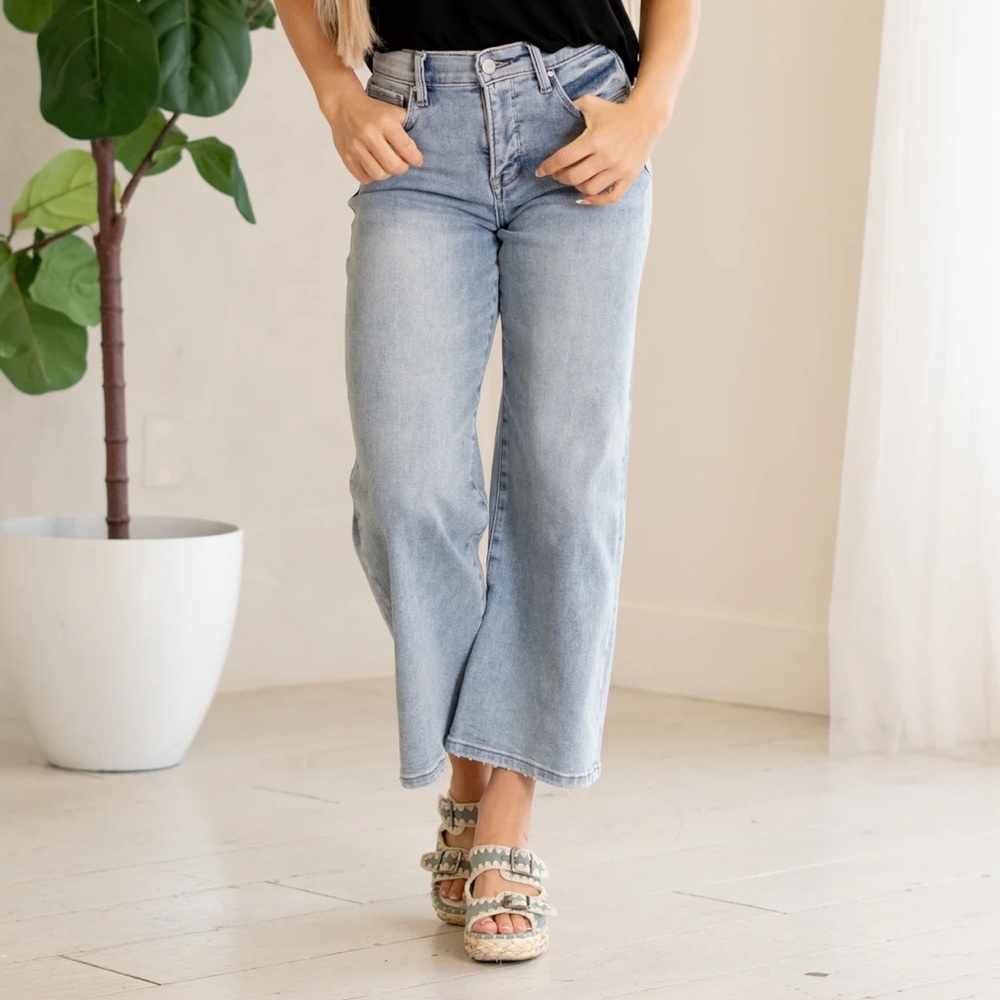 Risen High Rise Wide Leg Crop Jeans